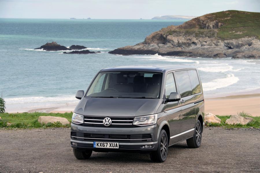  Volkswagen Caravelle (T6) 2015 года  (UK) (фото 10 из 20)